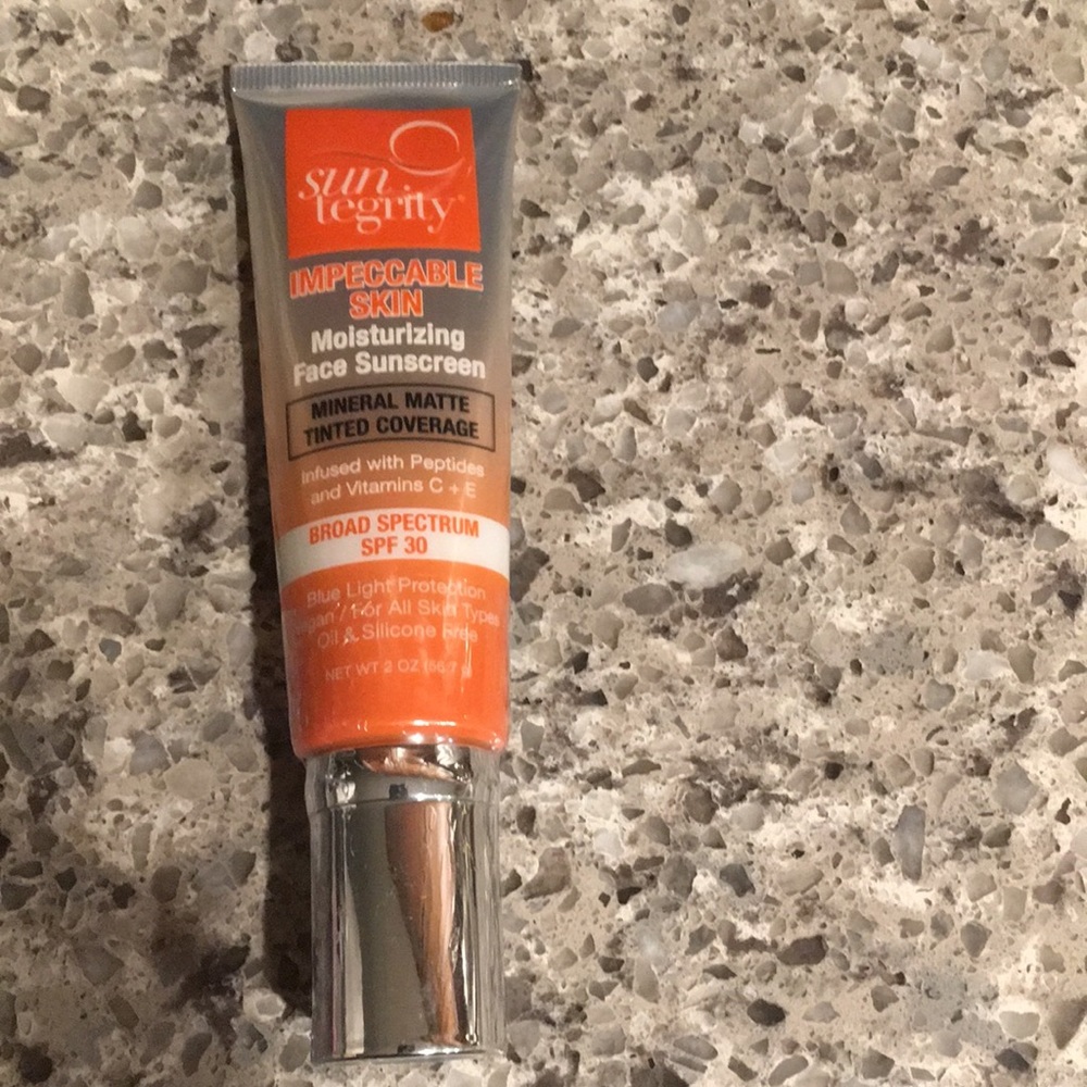 Suntegrity Impeccable Skin SPF 30 in Buff
